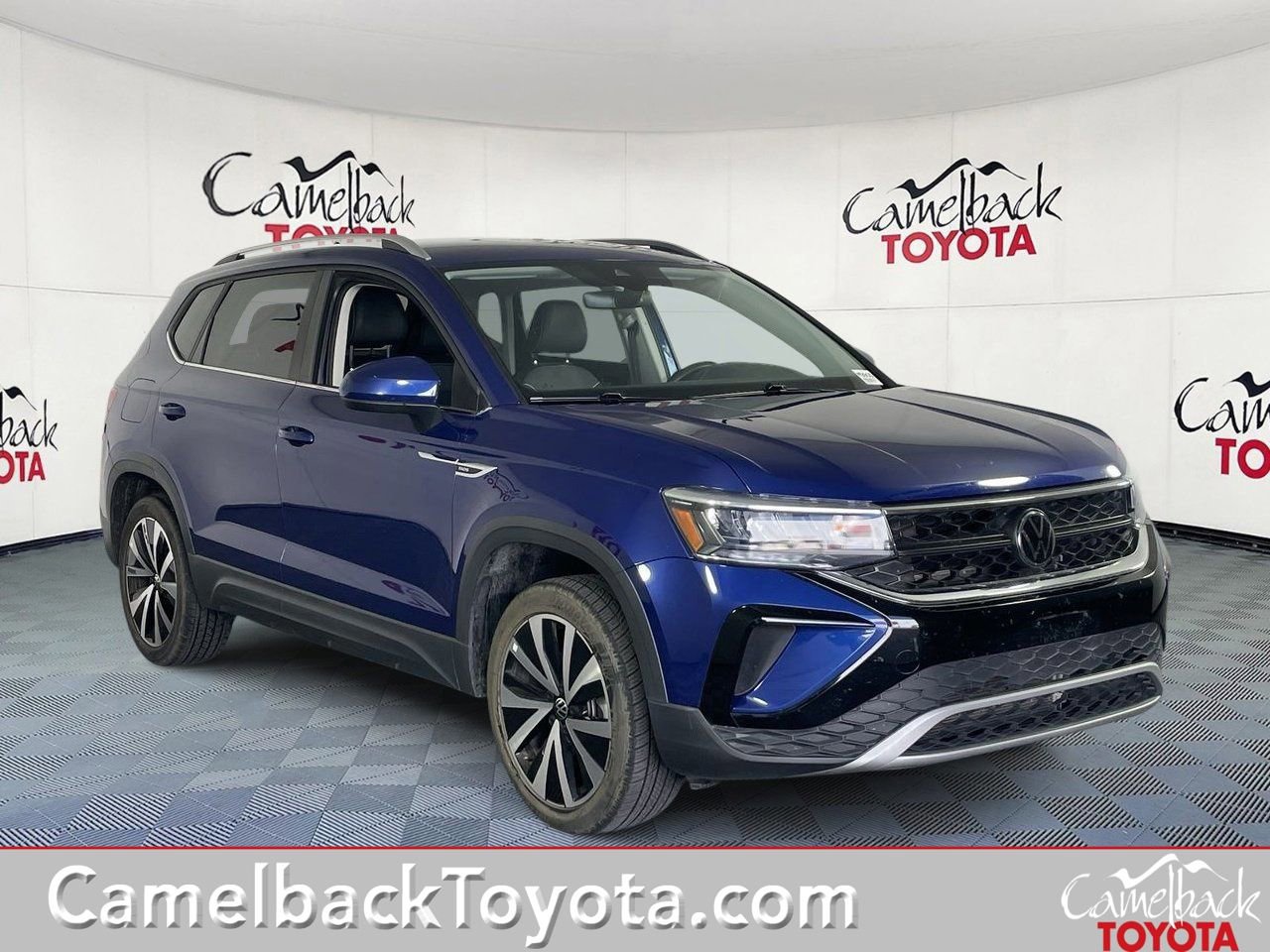 Used 2024 Volkswagen Taos SE FWD image 1
