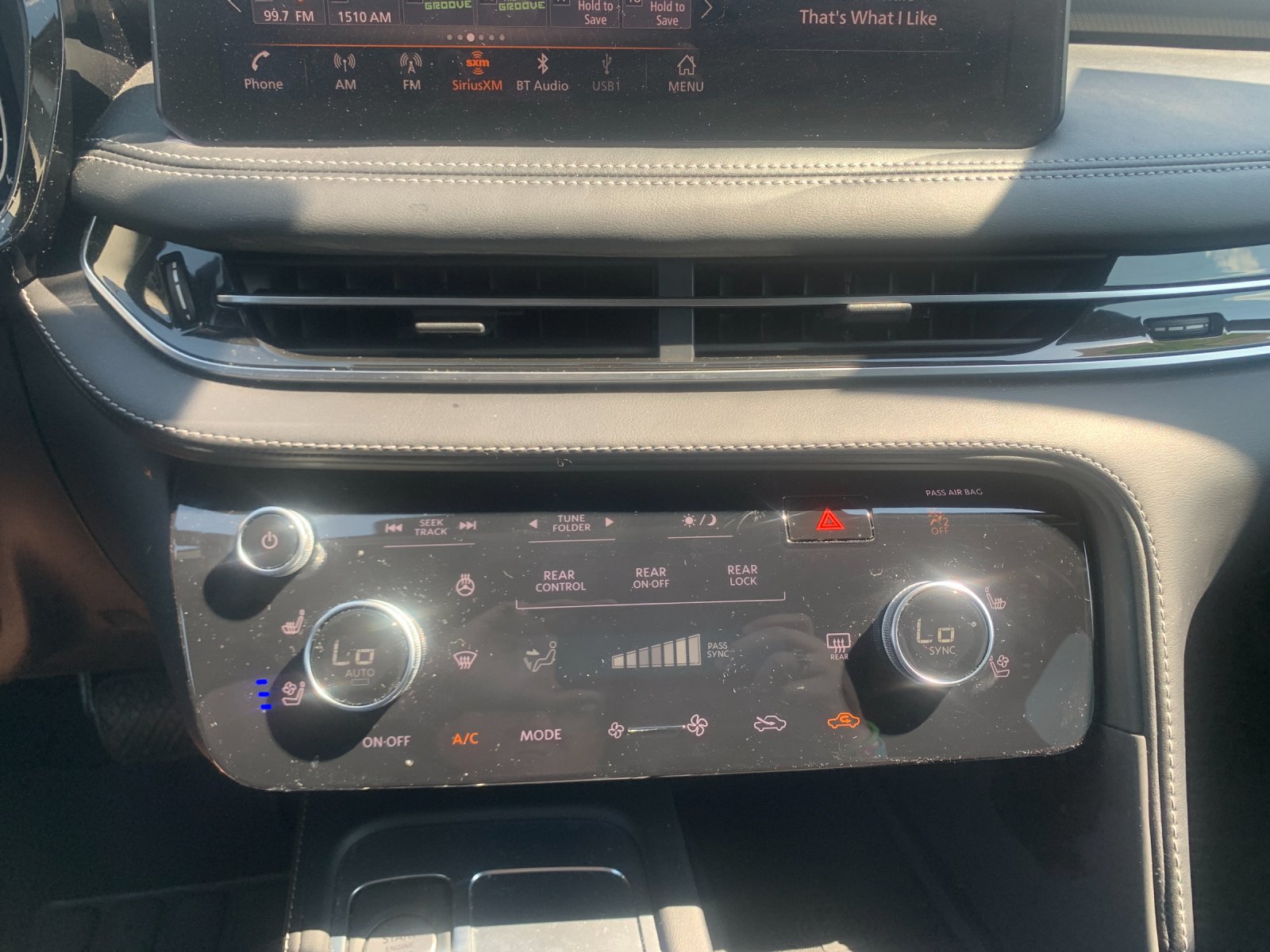 Used 2025 INFINITI QX60 Luxe FWD image 16