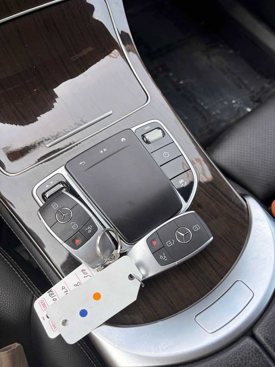 Used 2020 Mercedes-Benz GLC 300 4MATIC w/ Multimedia Package image 15
