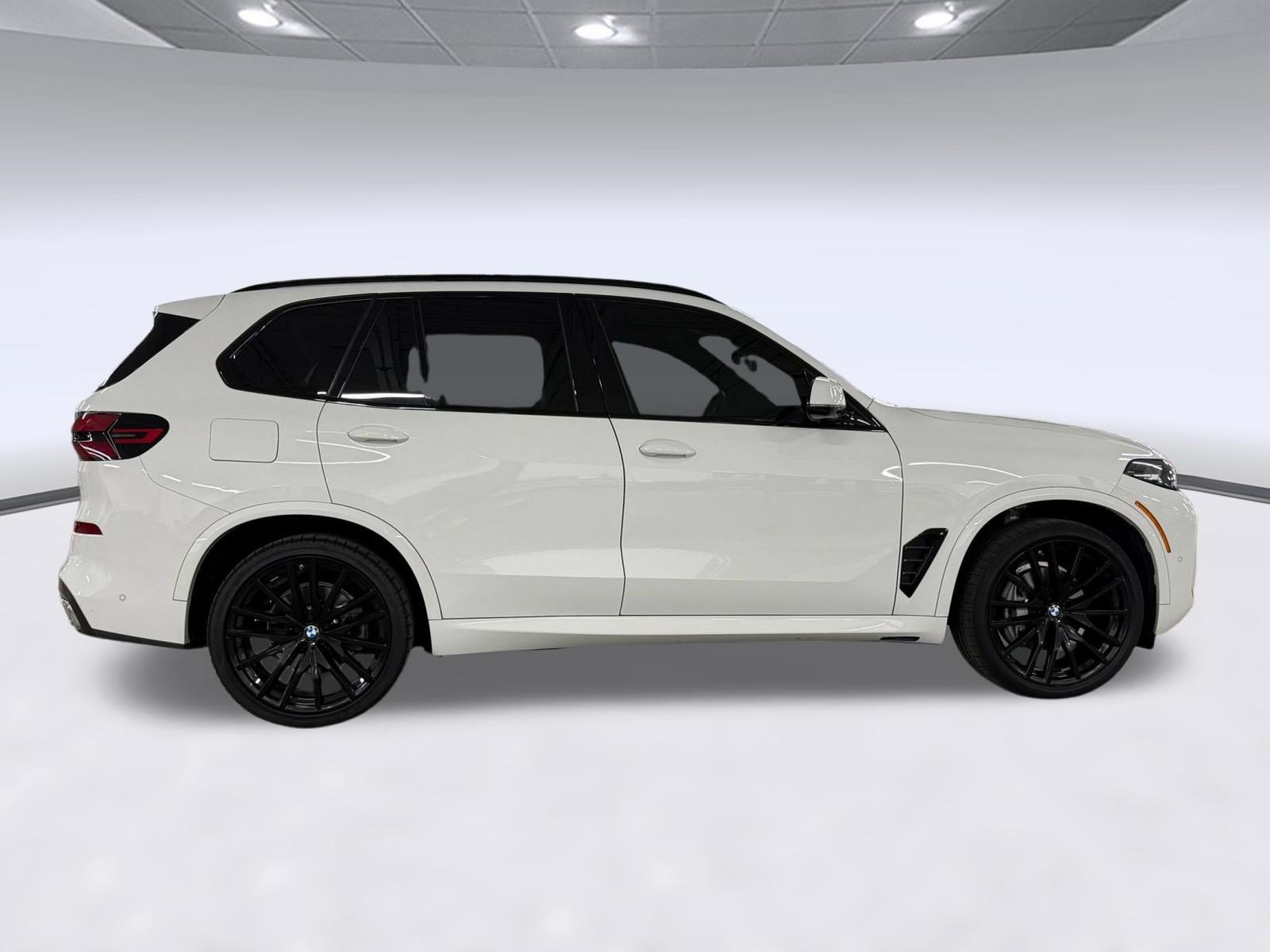 Used 2024 BMW X5 sDrive40i w/ M Sport Package RWD image 8