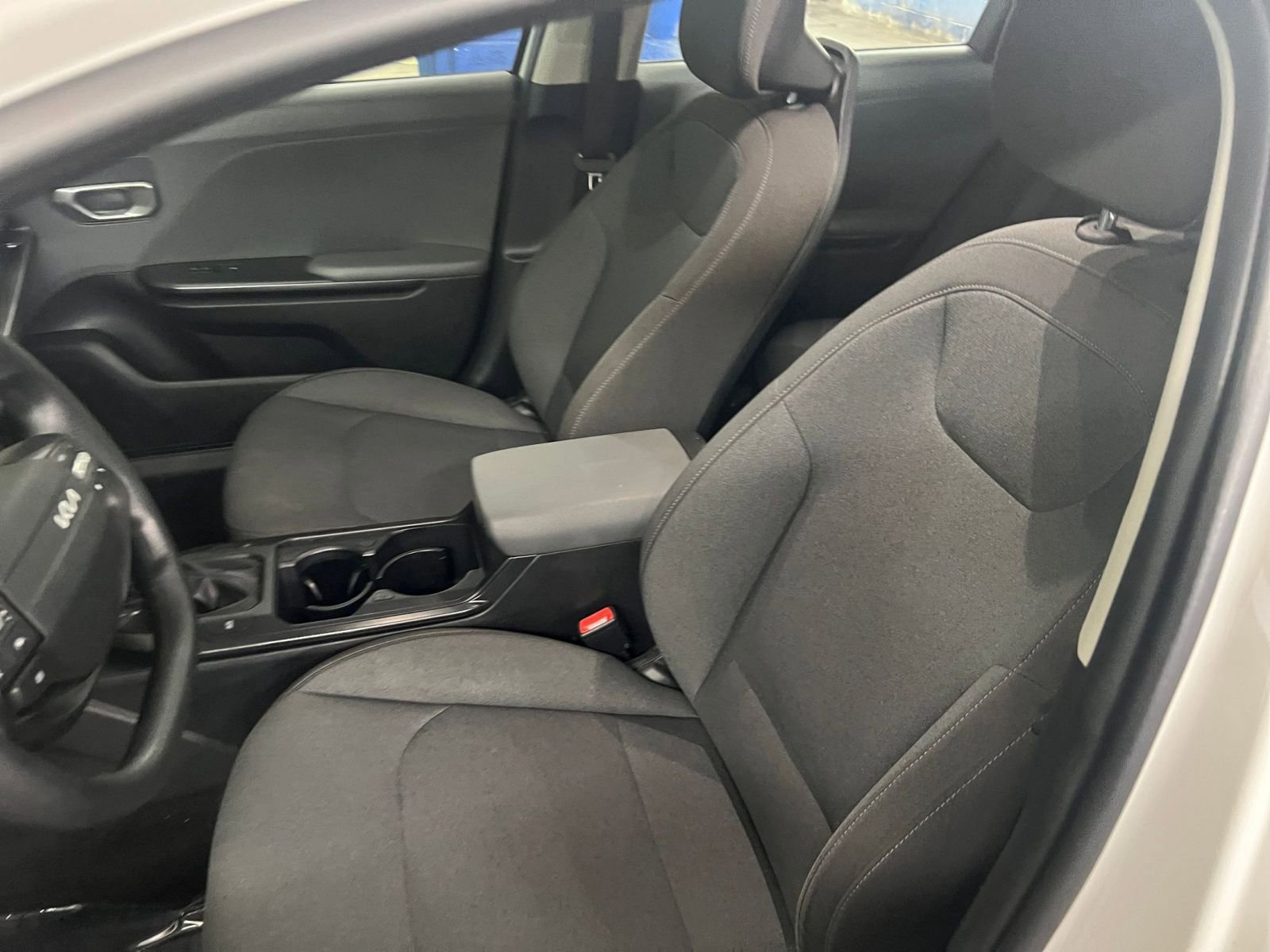 Used 2025 Kia K4 FWD image 32