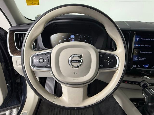 Used 2021 Volvo XC60 T5 Momentum w/ Climate Package image 15