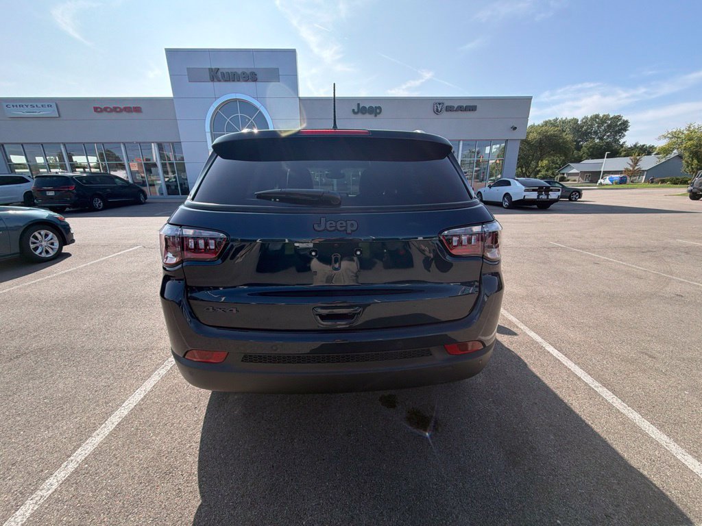 New 2026 Jeep Compass Limited w/ Sun, Sound & Navigation Group AWD/4WD image 9