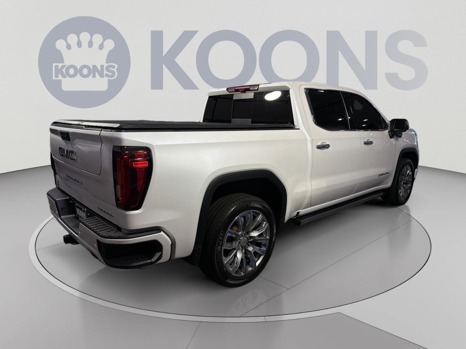 Used 2025 GMC Sierra 1500 Denali w/ Denali Reserve Package AWD/4WD image 7