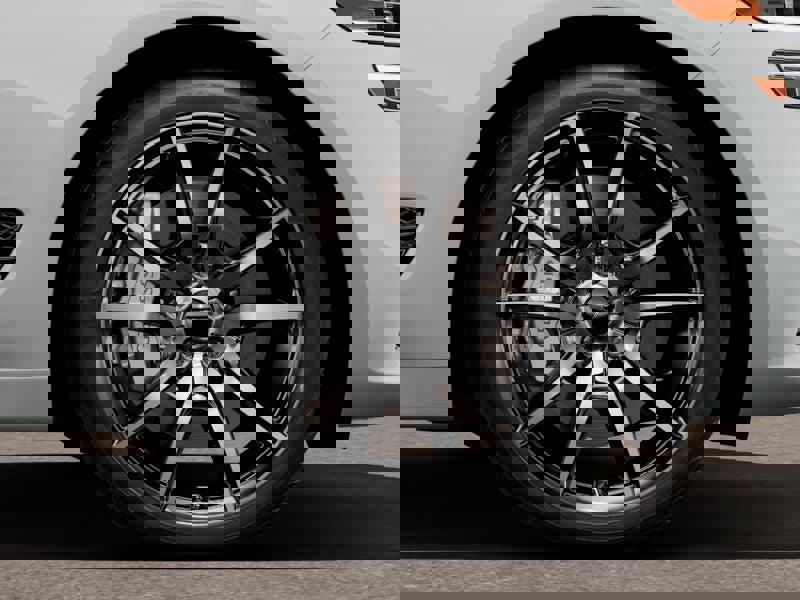 New 2025 Genesis G70 2.5T image 8