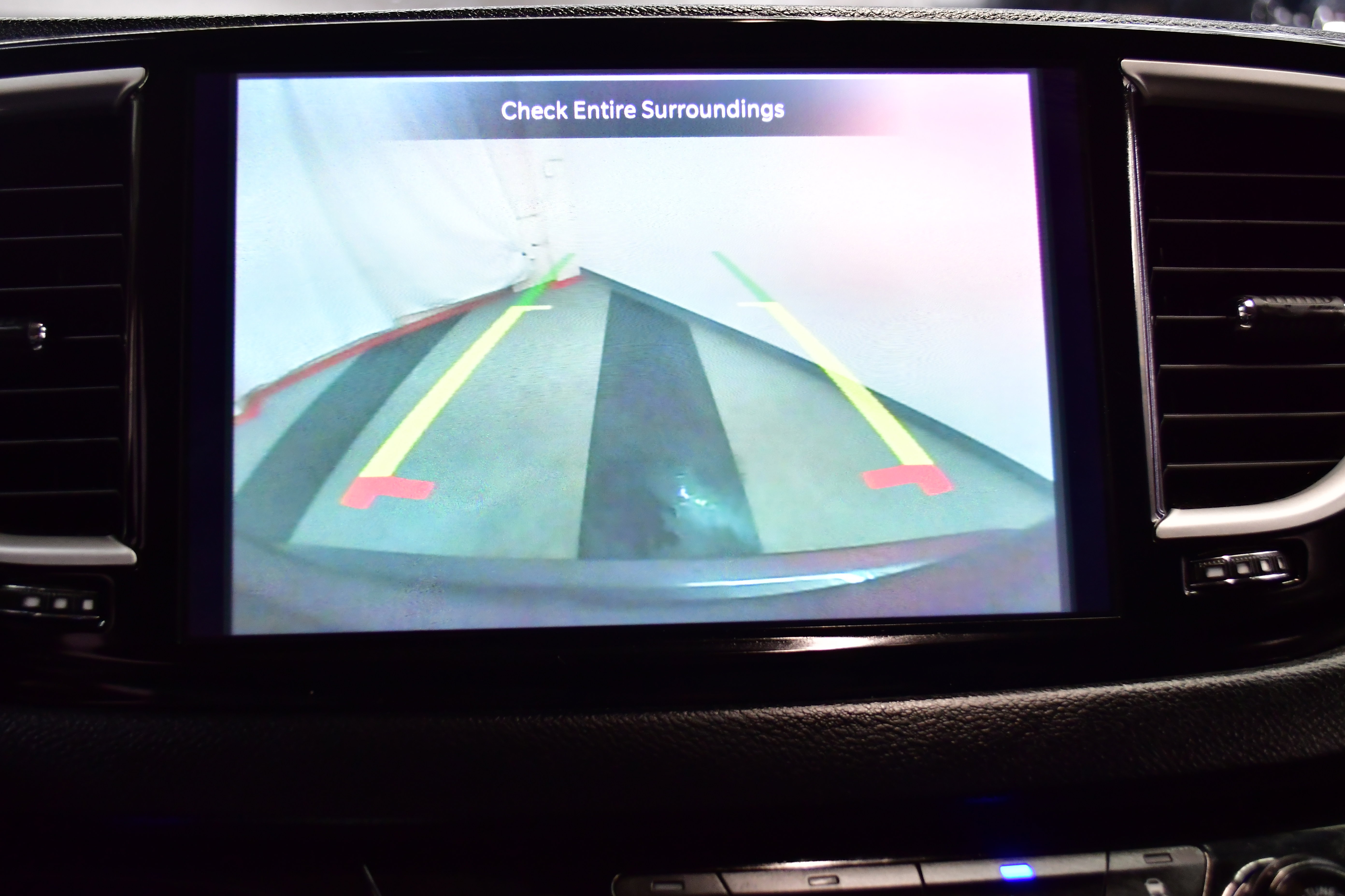 Used 2023 Chrysler Pacifica Touring-L FWD image 27