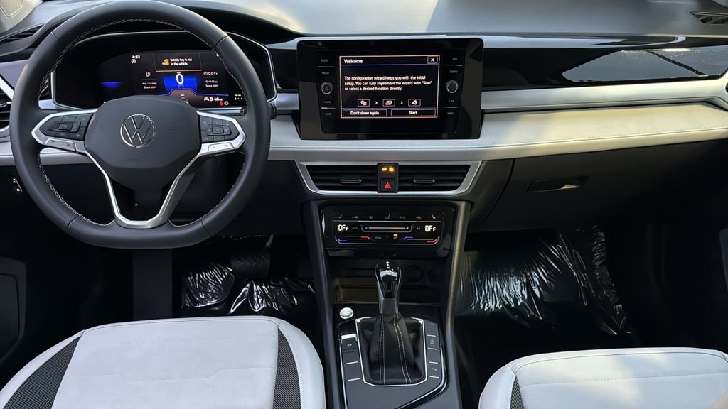 New 2026 Volkswagen Taos SE image 12