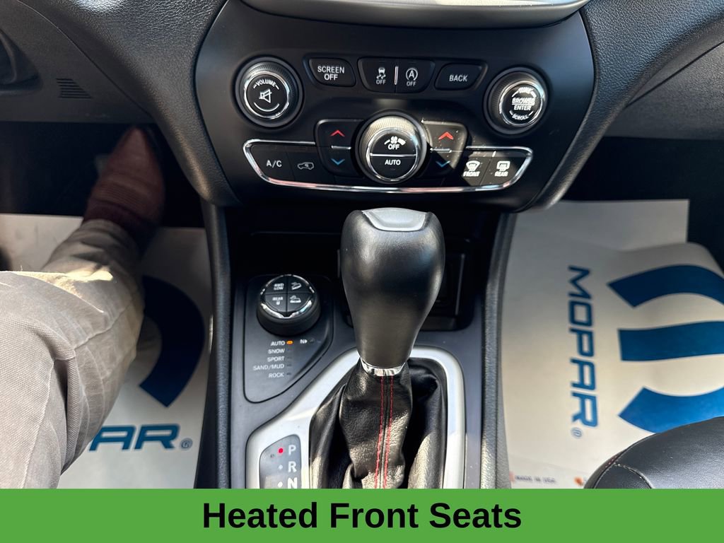 Used 2016 Jeep Cherokee Trailhawk w/ Comfort/Convenience Group image 19