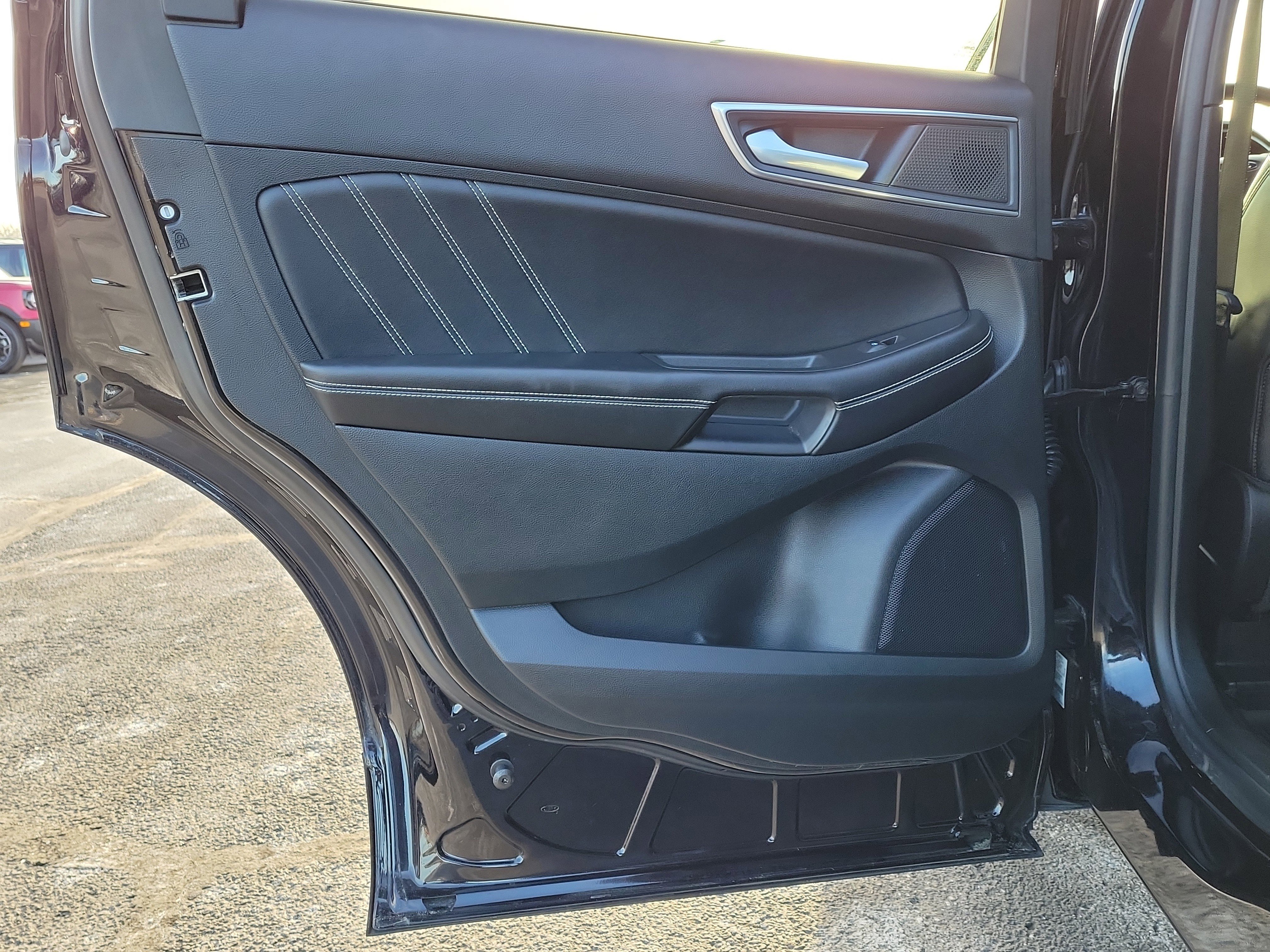 Used 2024 Ford Edge ST w/ Equipment Group 401A image 9