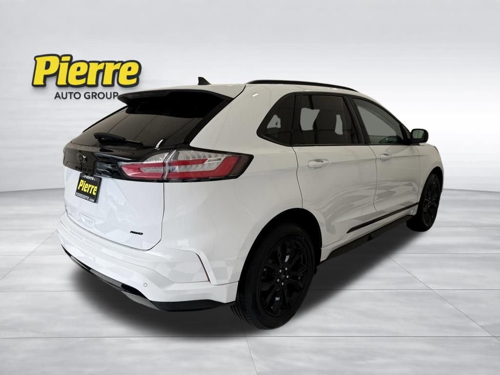 Used 2022 Ford Edge SE w/ Black Appearance Package image 6
