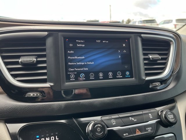 Used 2018 Chrysler Pacifica LX image 56