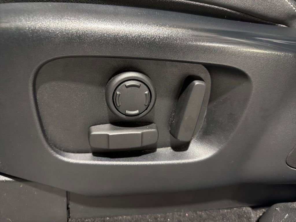 Used 2021 Land Rover Discovery S image 24