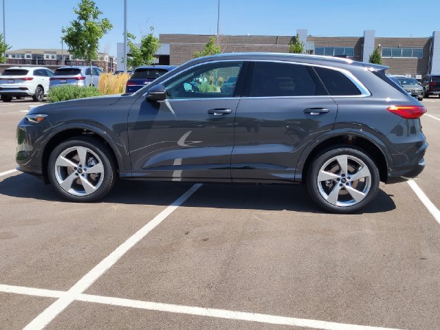 Used 2025 Audi Q5 Premium w/ Premium Plus AWD/4WD image 5