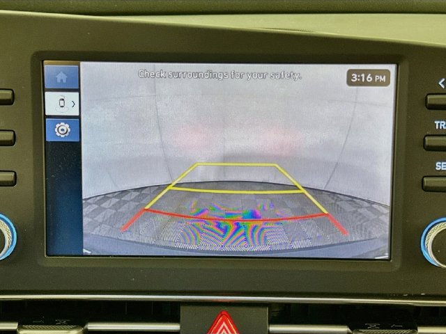 Used 2025 Hyundai Elantra SE w/ Cargo Package FWD image 16