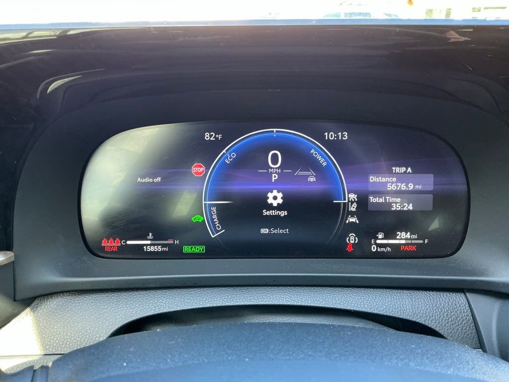 Used 2023 Toyota Crown XLE image 31