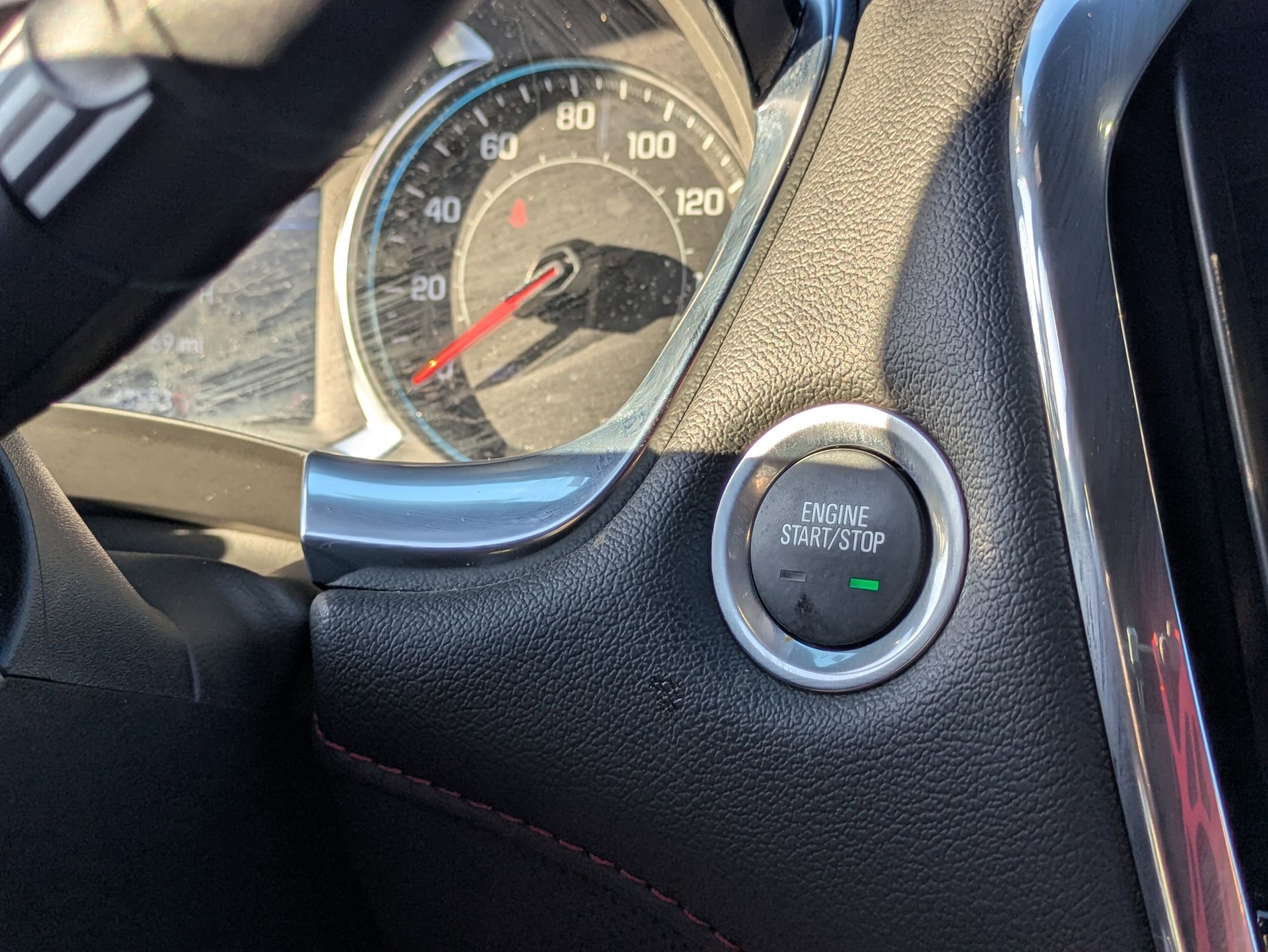 Used 2023 Chevrolet Traverse RS FWD image 24