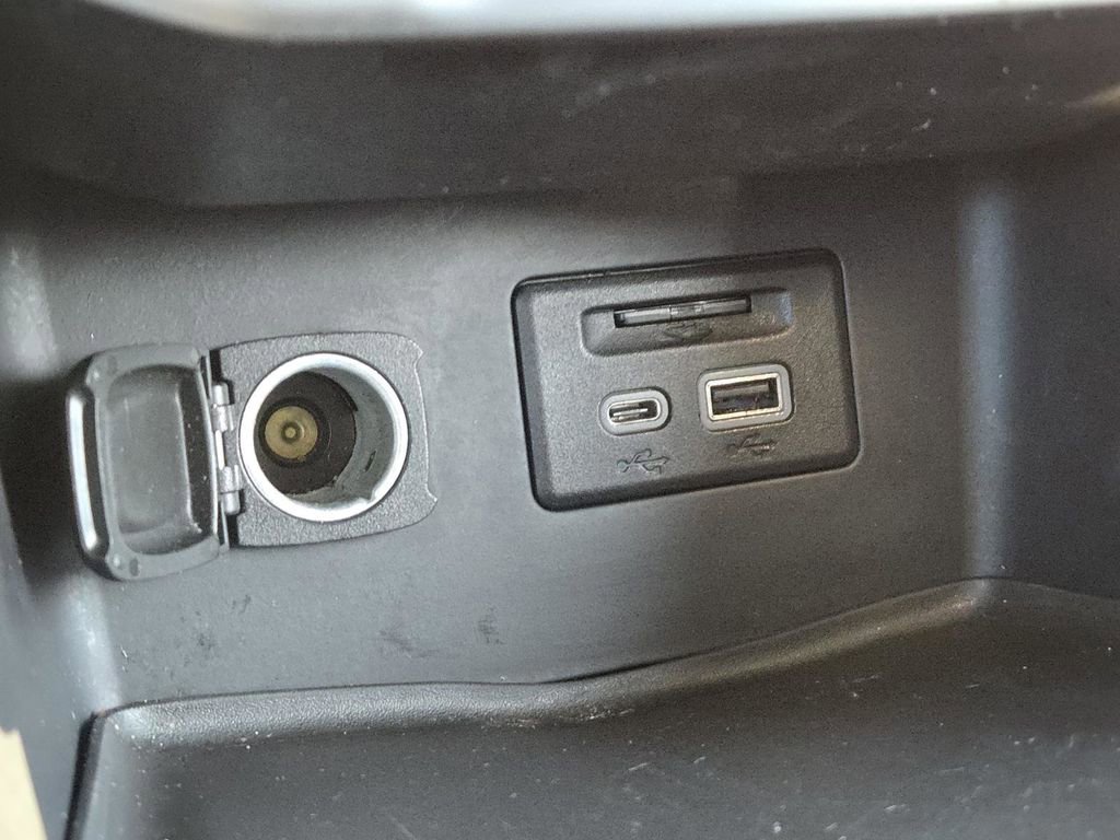 Used 2020 GMC Acadia SLT image 32