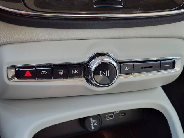New 2026 Volvo XC40 B5 Ultra w/ Climate Package AWD/4WD image 9