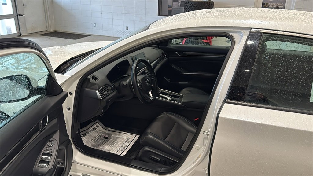 Used 2018 Honda Accord Sport image 21