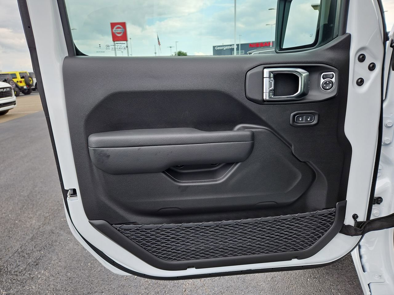 New 2025 Jeep Gladiator Sport image 18