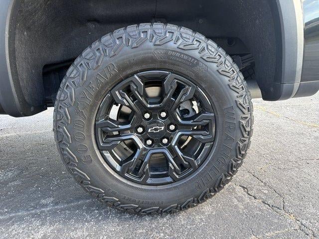 Used 2023 Chevrolet Silverado 1500 ZR2 w/ Technology Package AWD/4WD image 19
