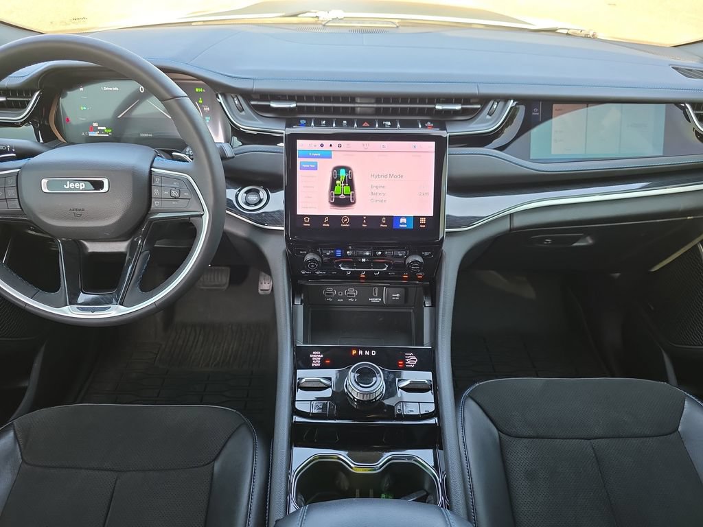 Used 2022 Jeep Grand Cherokee Trailhawk w/ Luxury Tech Group III AWD/4WD image 15