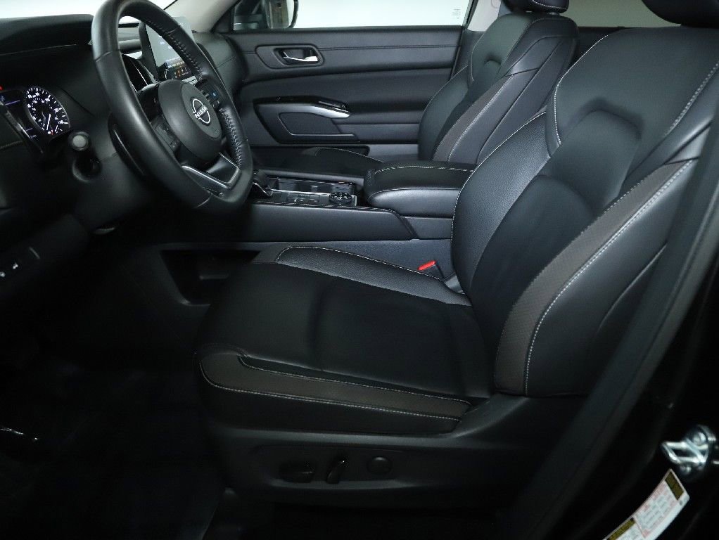 Certified 2025 Nissan Pathfinder SL image 20