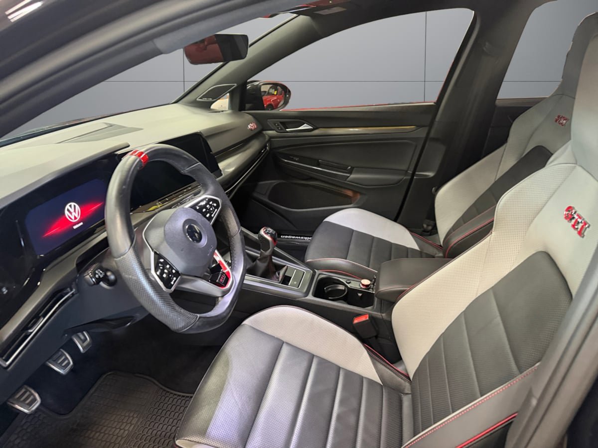 Used 2022 Volkswagen GTI SE FWD image 10