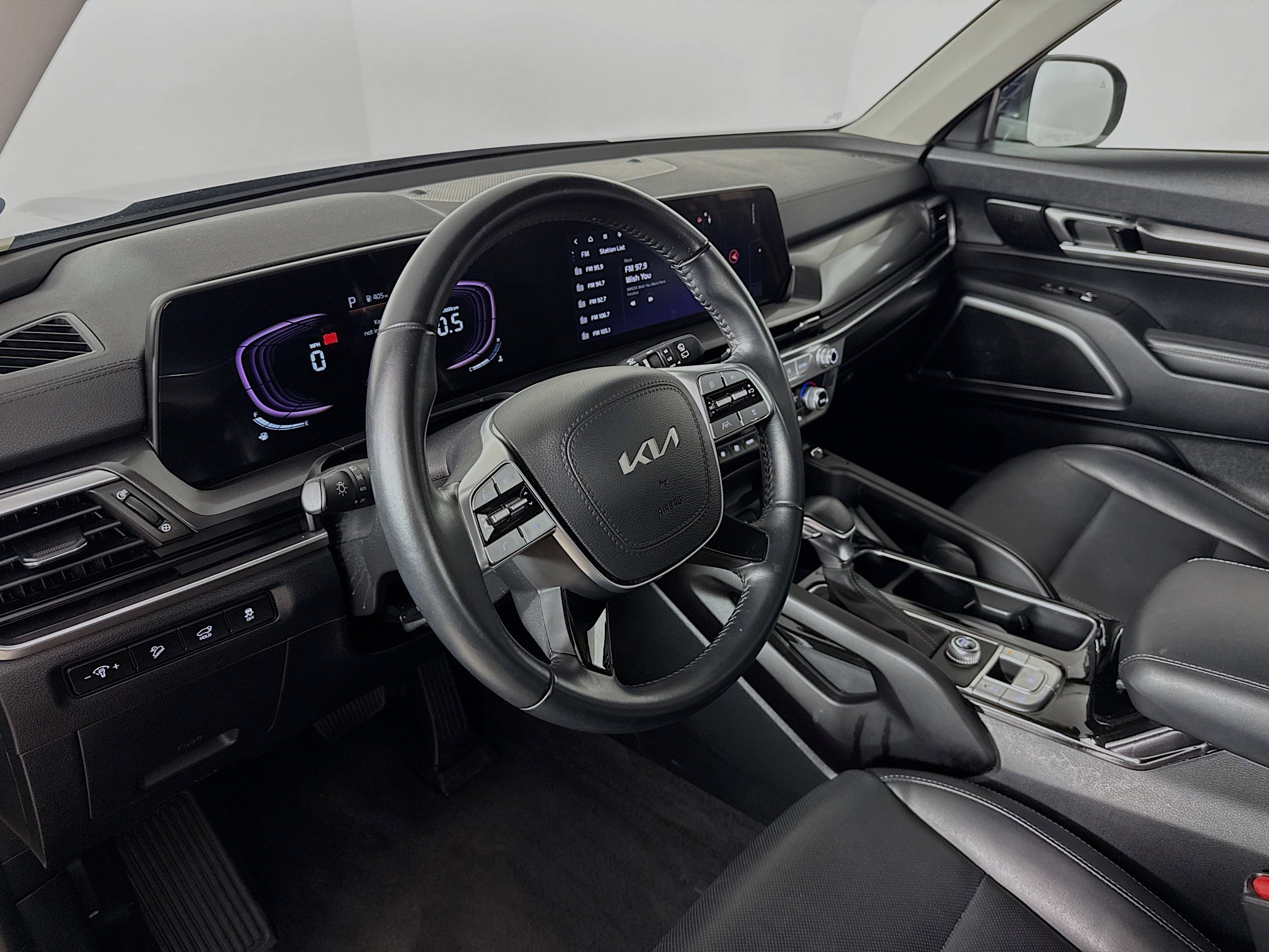 Used 2025 Kia Telluride S image 8