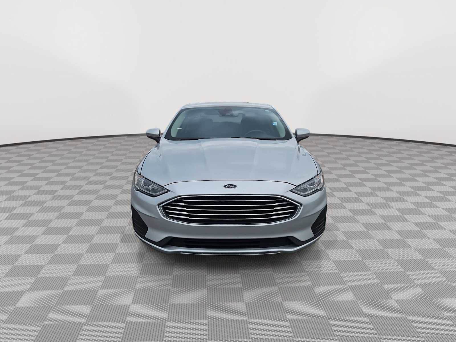Used 2019 Ford Fusion SE image 3