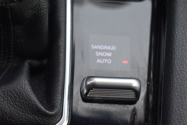 Used 2025 Jeep Compass Limited image 32