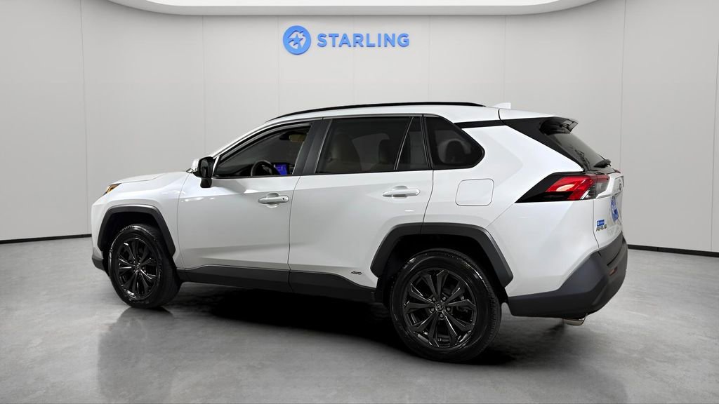 Used 2023 Toyota RAV4 XLE Premium AWD/4WD image 4
