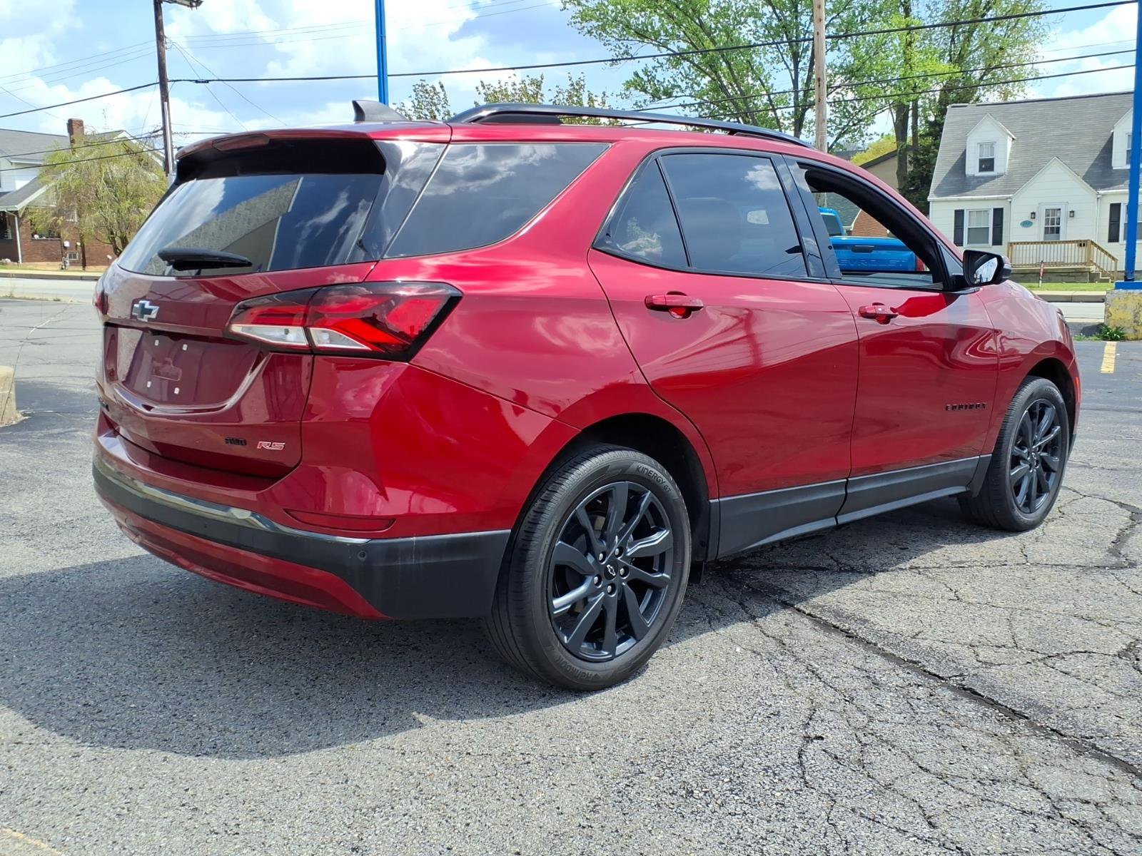 Certified 2023 Chevrolet Equinox RS w/ RS Leather Package AWD/4WD image 3