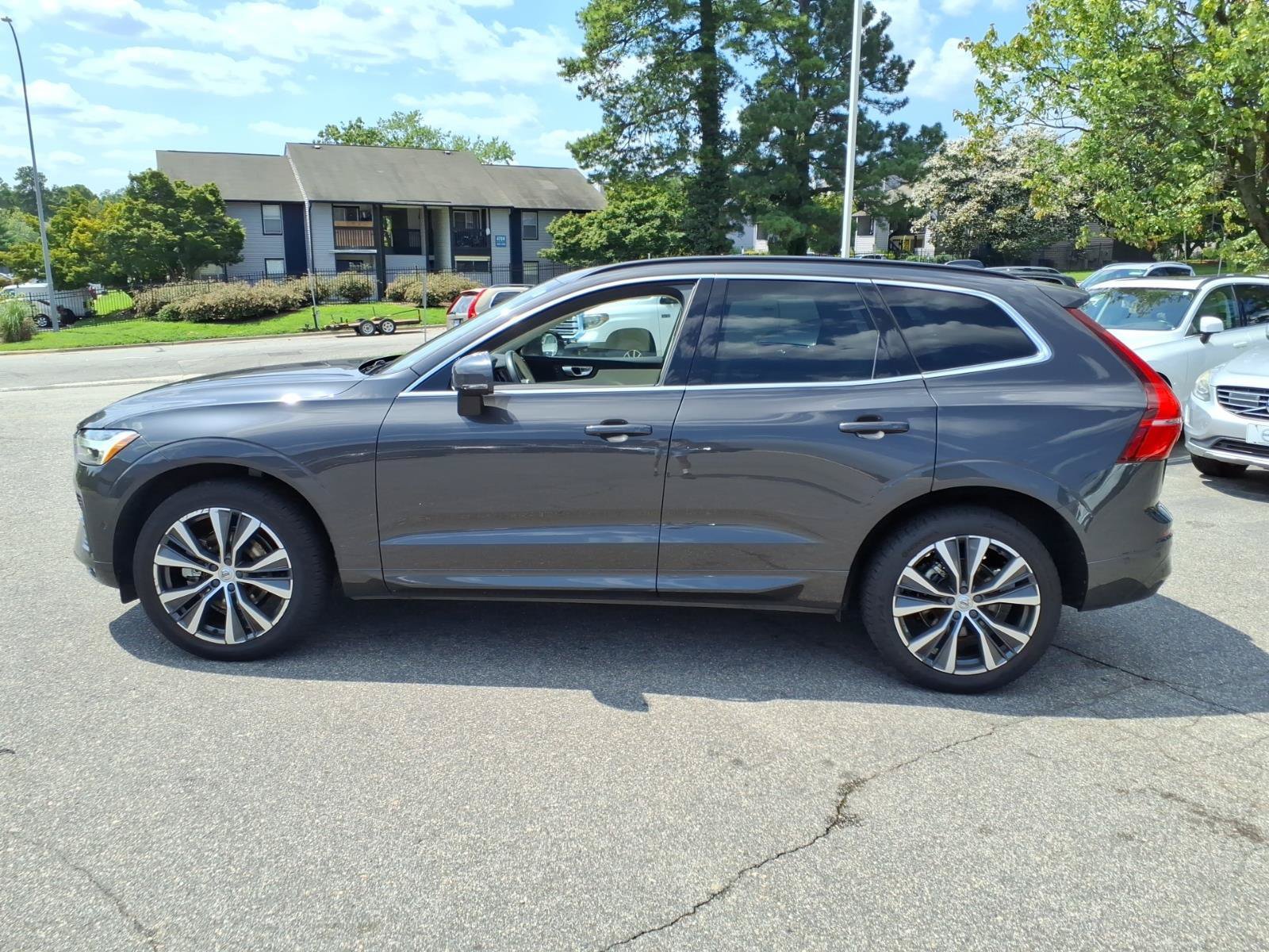 Used 2022 Volvo XC60 B5 Momentum w/ Advanced Package FWD image 23