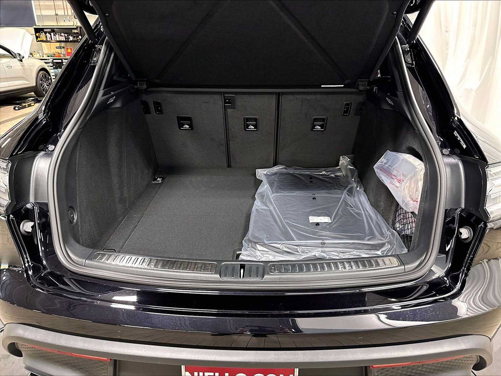 New 2026 Porsche Macan S AWD/4WD image 38