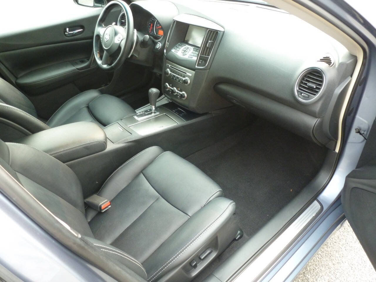Used 2011 Nissan Maxima 3.5 SV w/ Sport Pkg FWD image 28