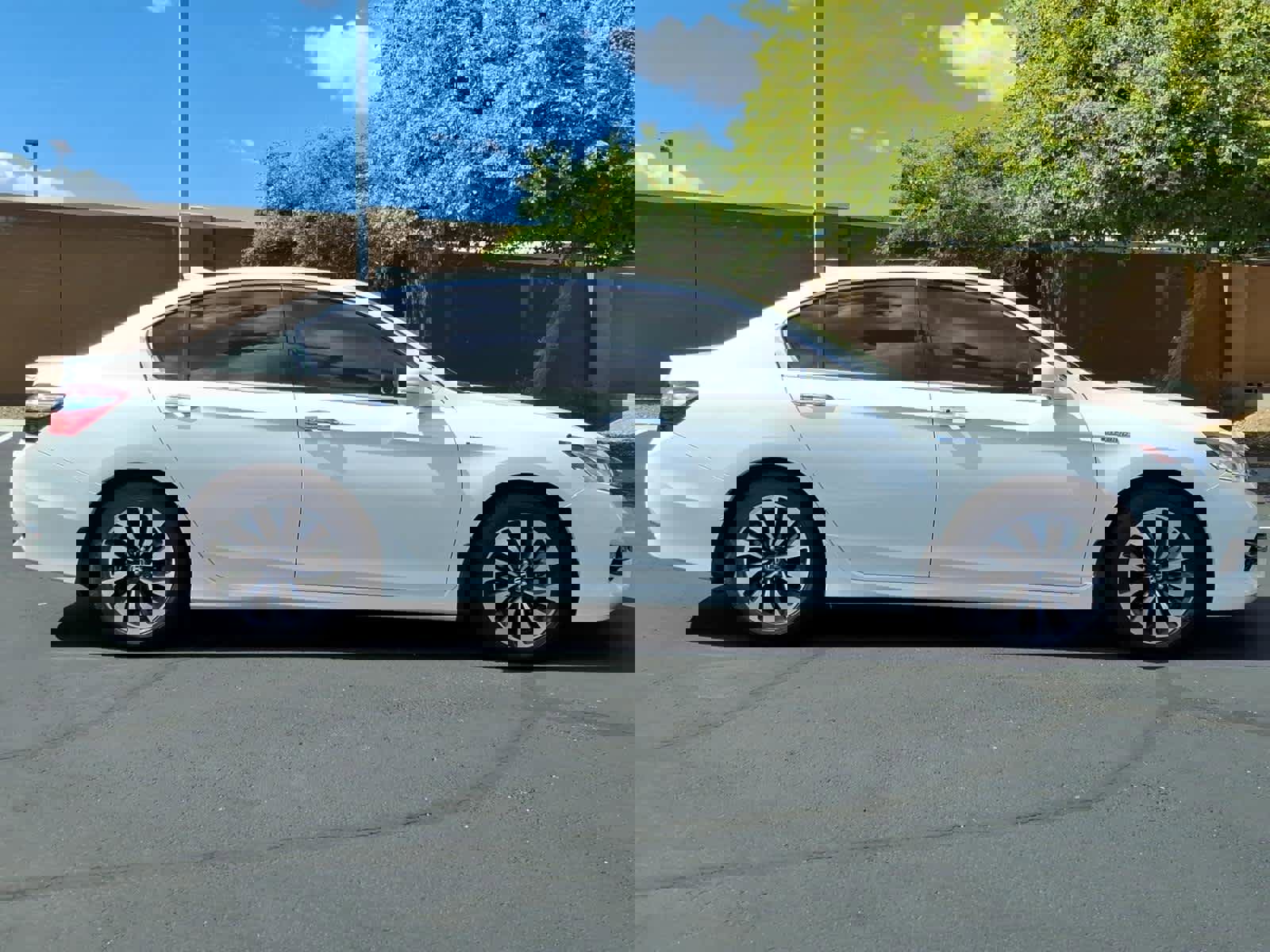 Used 2017 Honda Accord Touring image 8