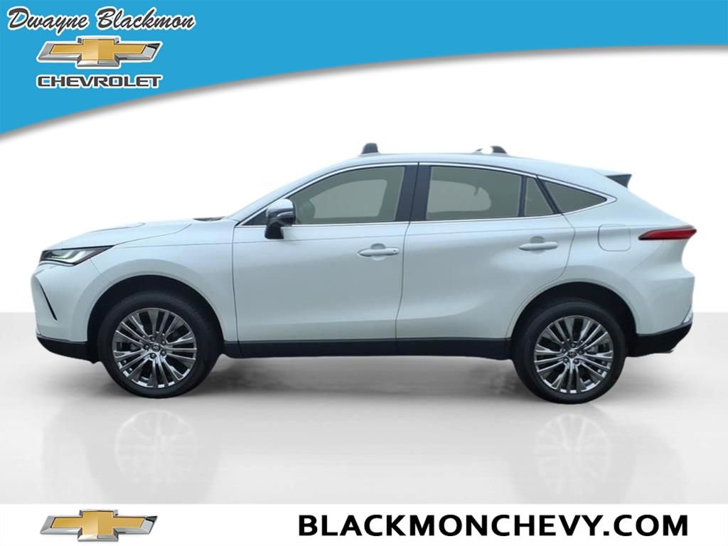 Used 2024 Toyota Venza XLE image 6