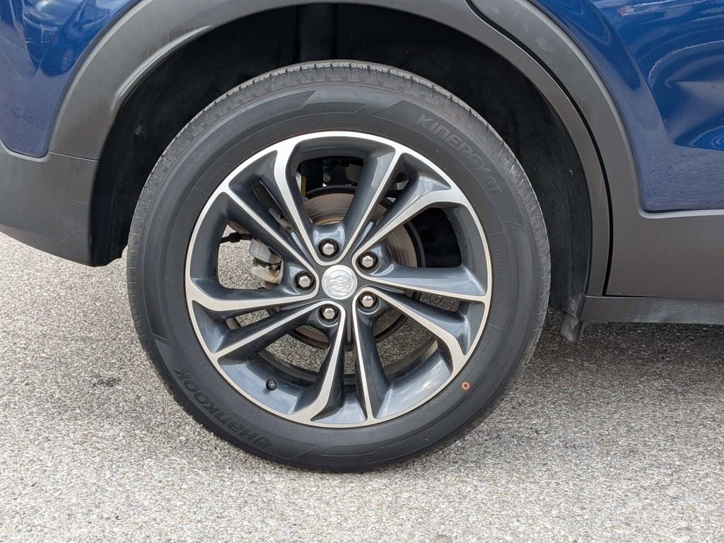Used 2022 Buick Encore GX Select image 11
