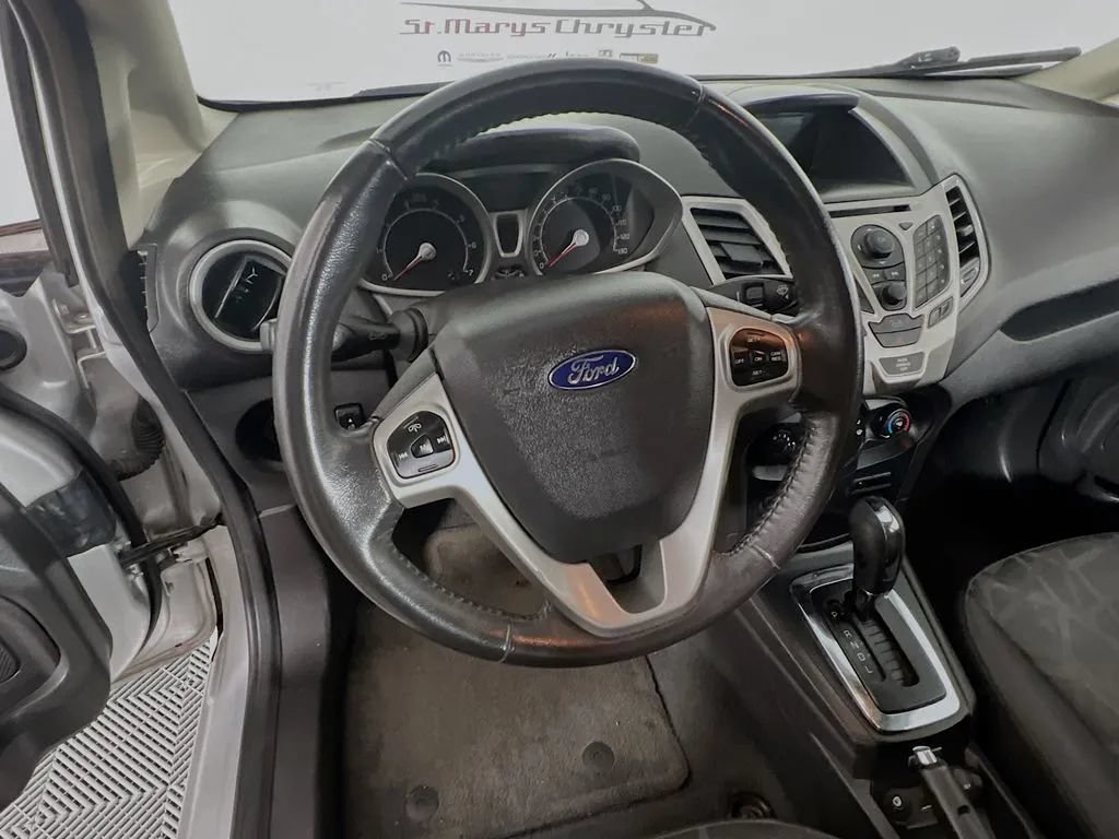 Used 2012 Ford Fiesta SES FWD image 12