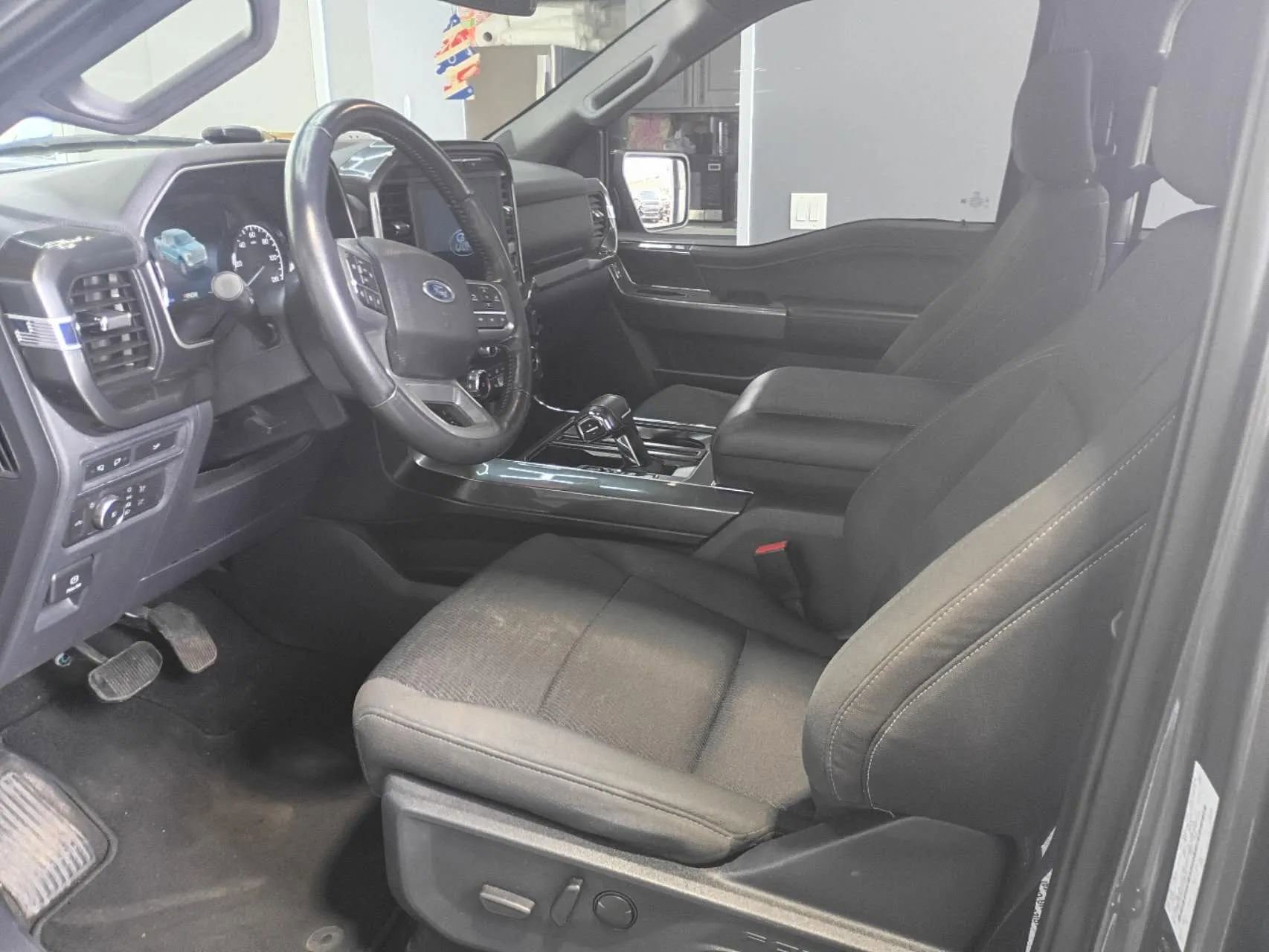 Used 2022 Ford F150 XLT w/ Equipment Group 302A High image 16