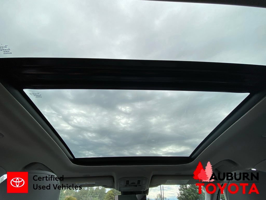 Certified 2024 Toyota Highlander Platinum AWD/4WD image 36