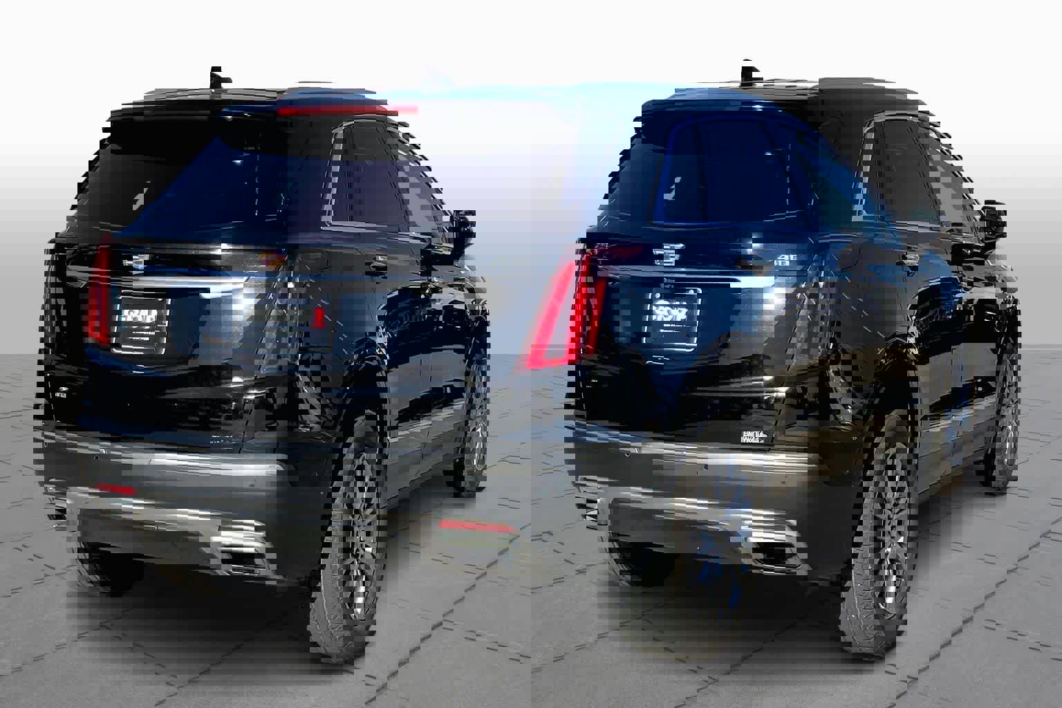 Used 2023 Cadillac XT5 Premium Luxury w/ Technology Package image 6