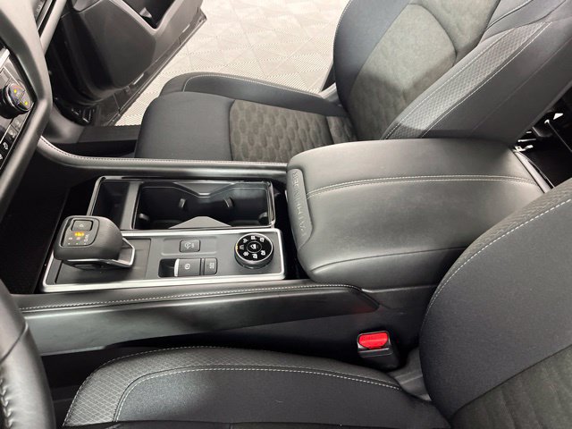 Used 2025 Nissan Pathfinder SV w/ SV Premium Package AWD/4WD image 30