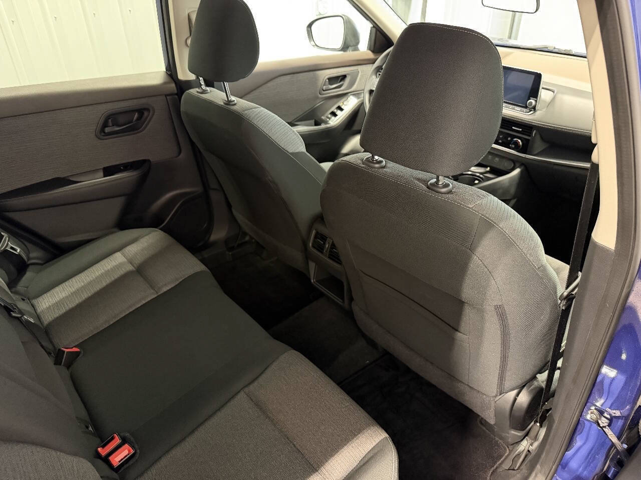 Used 2022 Nissan Rogue S AWD/4WD image 16