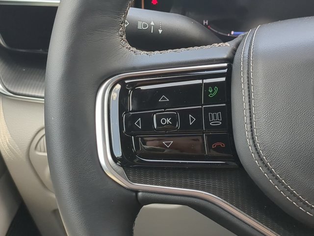 New 2026 Jeep Grand Wagoneer Summit w/ Rear Seat Video Group I AWD/4WD image 33