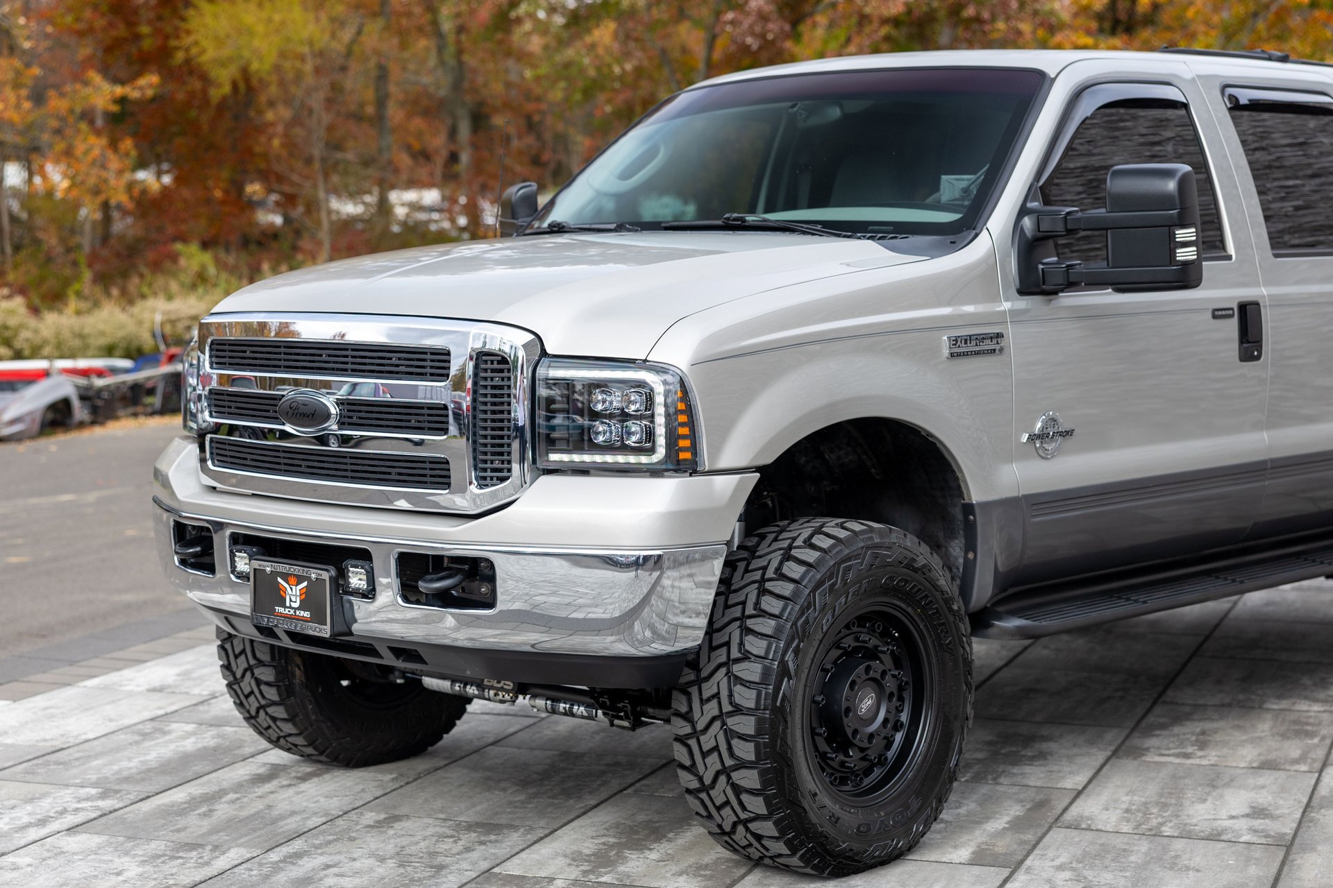 Used 2005 Ford Excursion XLS image 12