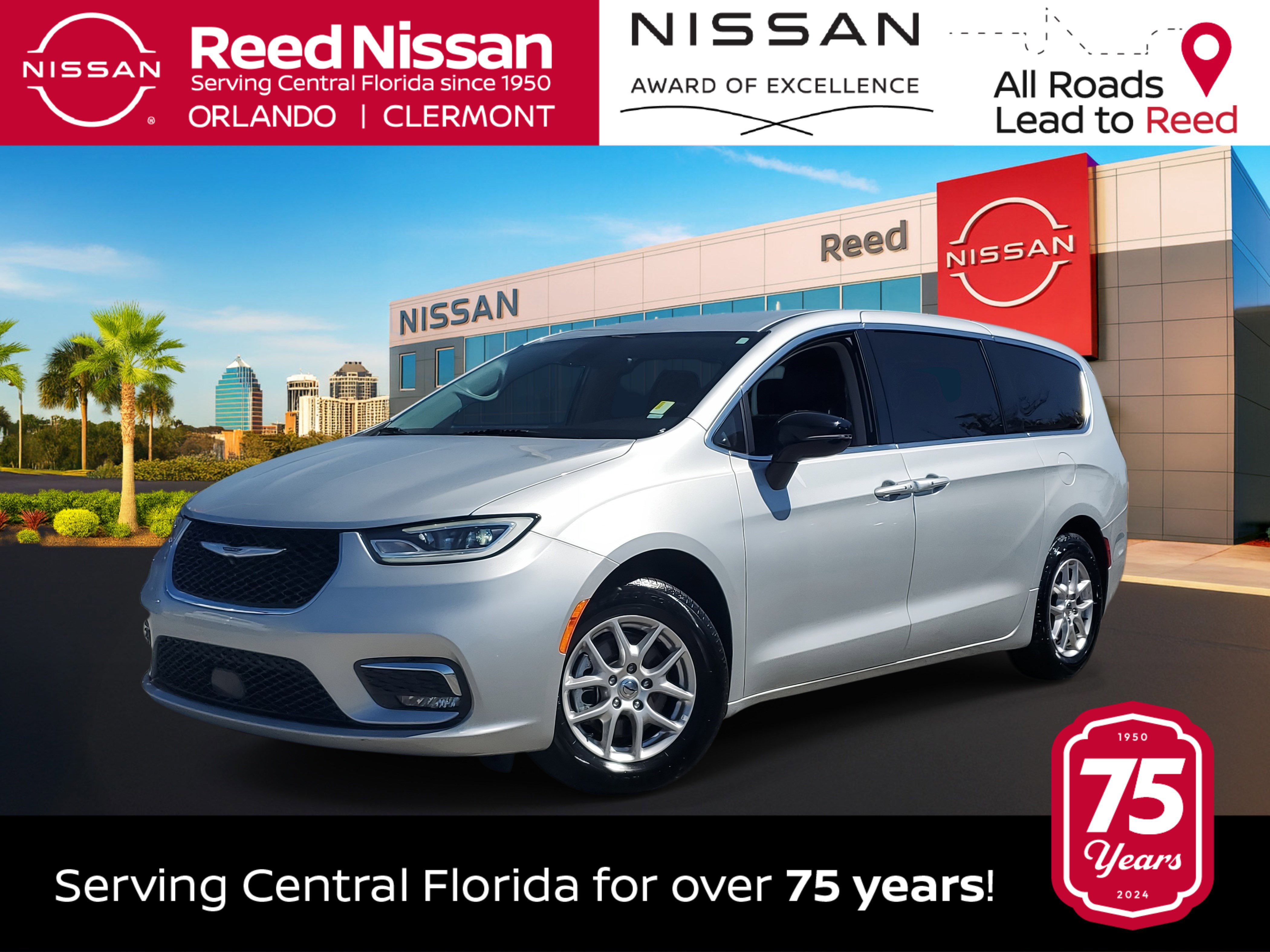 Used 2024 Chrysler Pacifica Touring-L FWD image 1