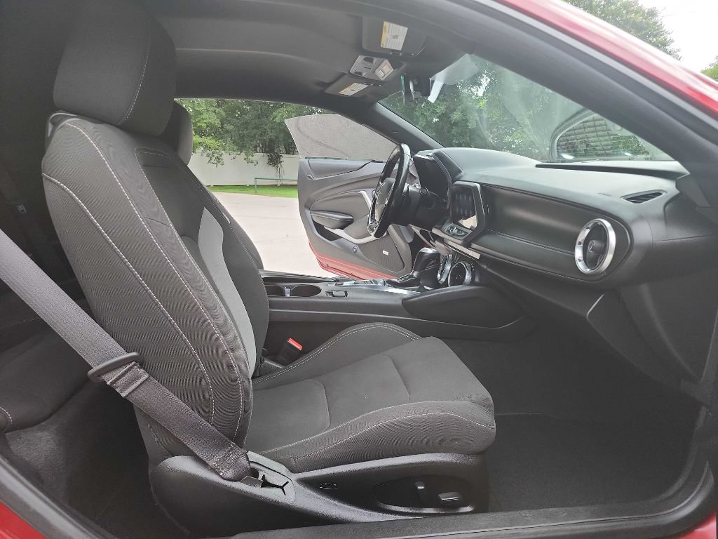 Used 2019 Chevrolet Camaro LT w/ Technology Package RWD image 29