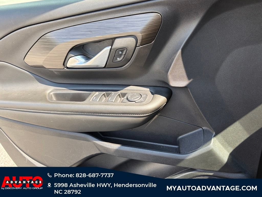 Used 2024 GMC Terrain SLE AWD/4WD image 24